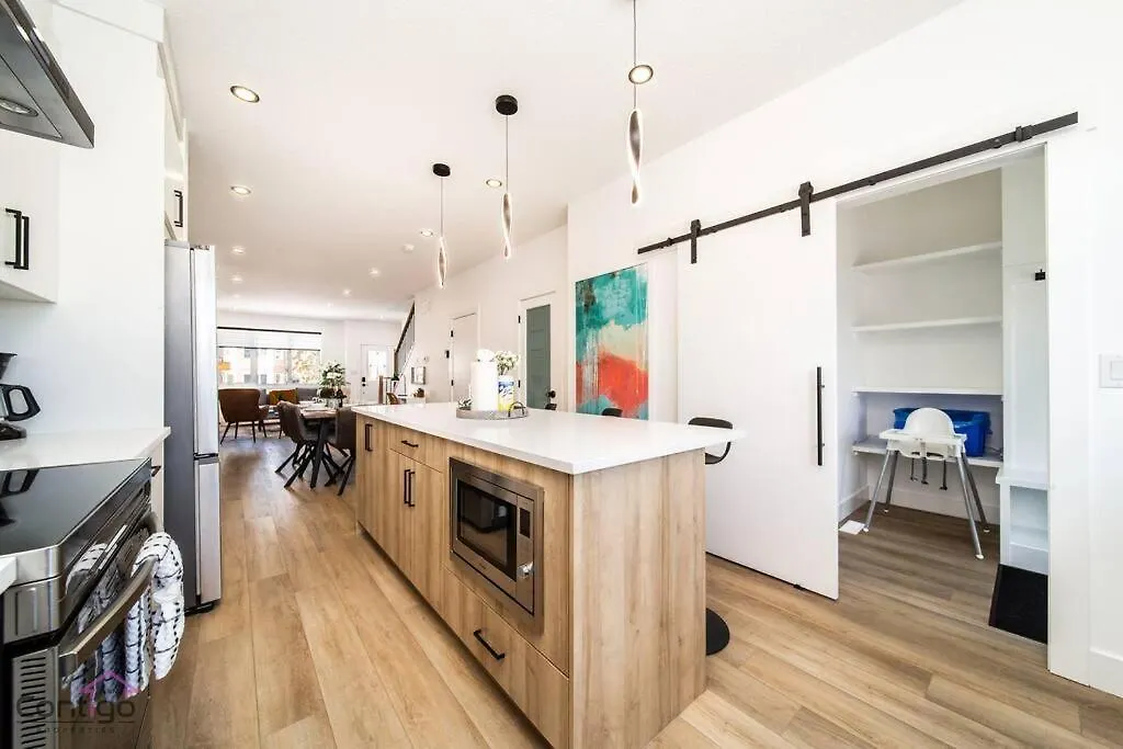 Feriehus Urban Zen, Aircon, King Bed, 10 Min Wem & Dt! Villa Edmonton