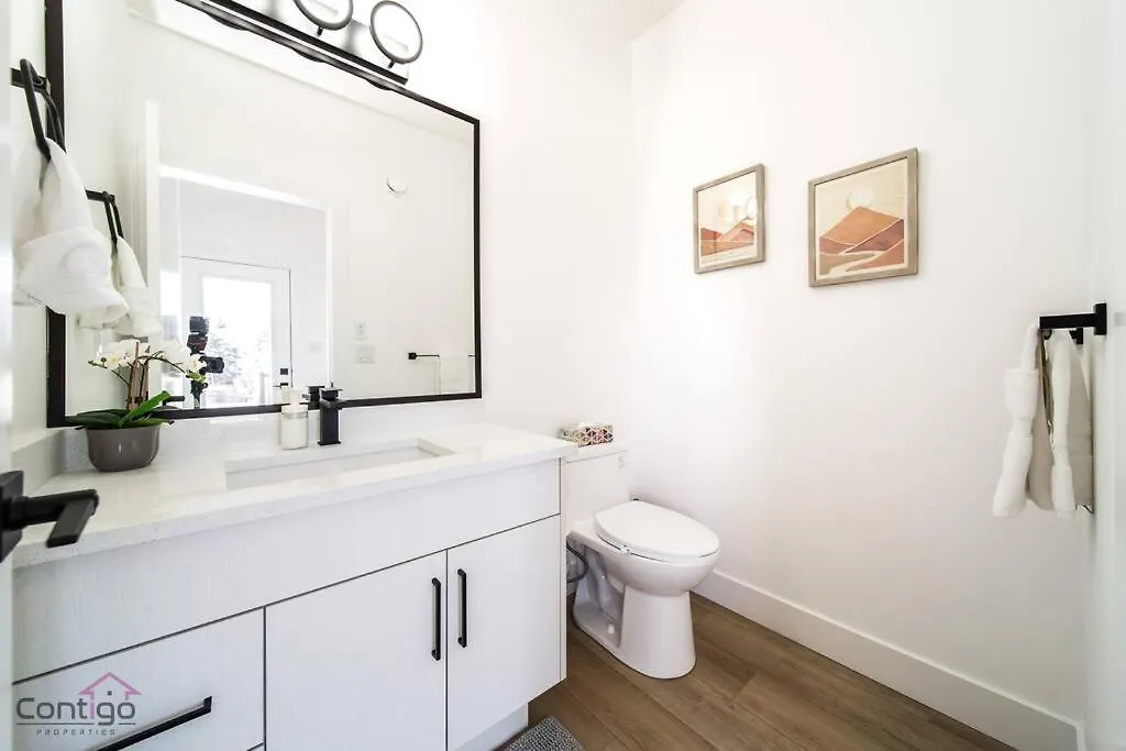 Feriehus Urban Zen, Aircon, King Bed, 10 Min Wem & Dt! Villa Edmonton
